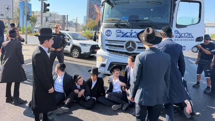 הפגנה של הפלג הירושלמי בגהה (צילום: קובי קואנקס ) הפגנה של הפלג הירושלמי בגהה