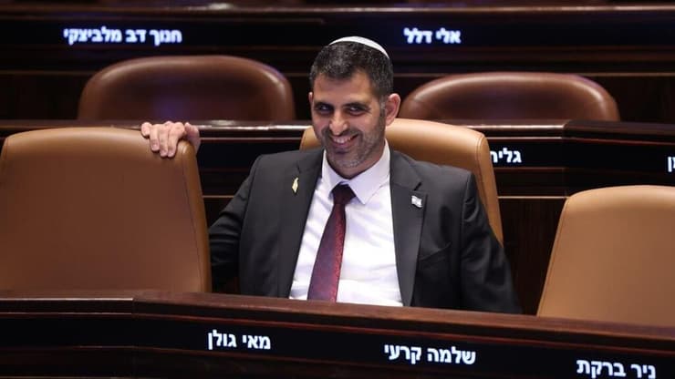 השופטים מתחו ביקורת על שר התקשורת קרעי (צילום: אלכס קולומויסקי ) שלמה קרעי במליאת הכנסת