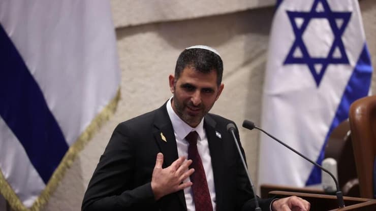 שלמה קרעי במליאת הכנסת (צילום: אלכס קולומויסקי ) שלמה קרעי במליאת הכנסת