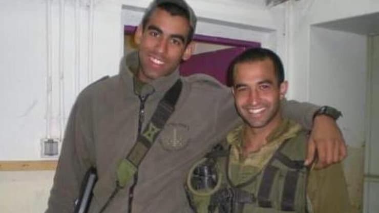"היה מפקדנו הנערץ". אל"מ אסף חממי ז"ל (מימין) ורב-סרן (מיל’) יהונתן ללזר (צילום: דובר צה"ל ) אל"מ אסף חממי ז"ל (מימין) ורב-סרן (מיל’) יהונתן ללזר