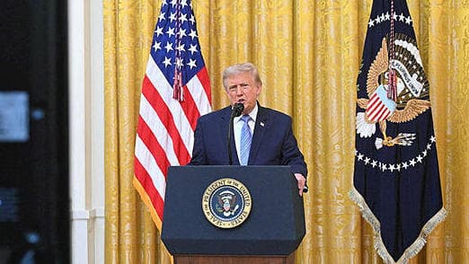 טראמפ. "שיטת ספירת הקולות בקליפורניה גרועה יותר מבכל מדינת עולם שלישי" (AP) טראמפ נאום מצב האומה