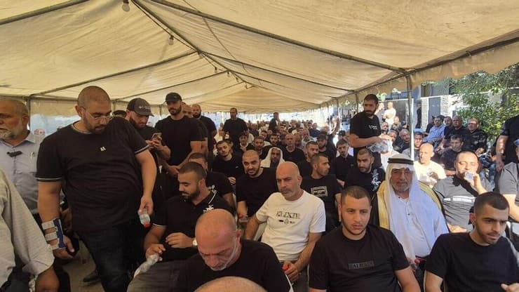הסולחה של אבו גאנם ואבו זאיד. "האלימות לא הביאה לנו דבר מלבד כאב" (צילום: חסן שעלאן) הסולחה של אבו גאנם ואבו זאיד