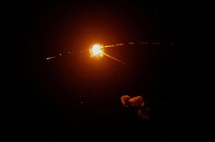 גם יירוט בשמיים תועד במהלכה (צילום: REUTERS/Gleb Garanich ) קייב אוקראינה מתקפת טילים של רוסיה