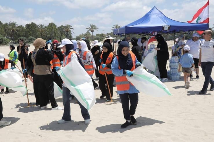 מבצע ניקוי החוף החודש בצור. "מסר של אחריות סביבתית ותרבותית" (צילום: עיריית צור) מבצע ניקוי החוף החודש בצור. "מסר של אחריות סביבתית ותרבותית"