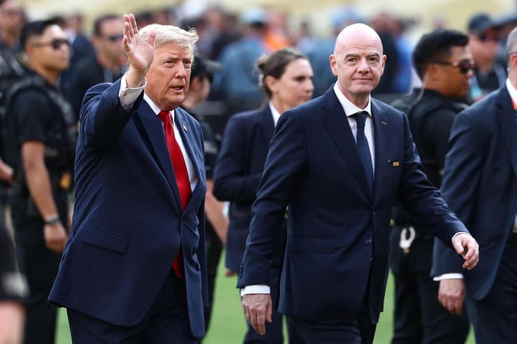 טראמפ מגיע לגמר המונדיאל (צילום: CHARLY TRIBALLEAU / AFP) טראמפ מגיע לגמר המונדיאל