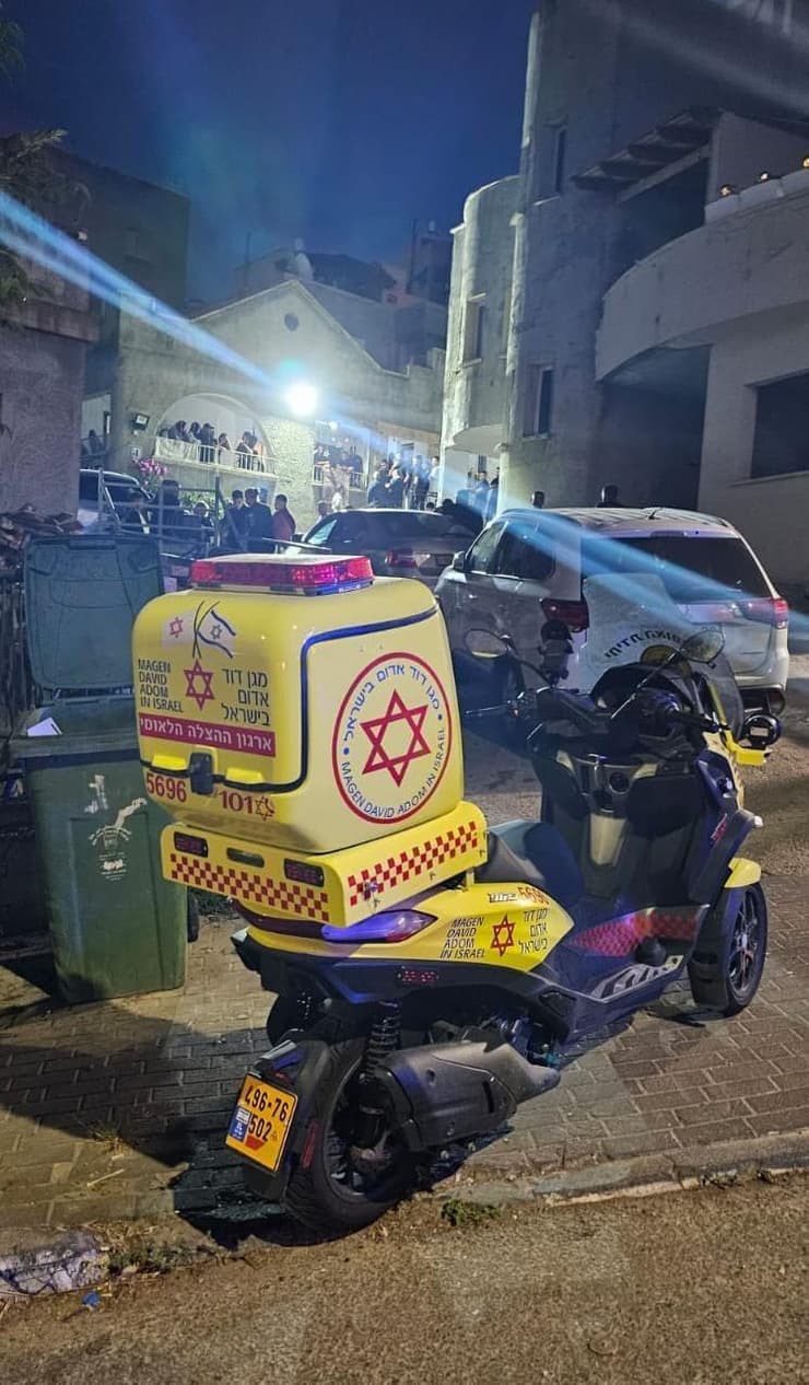 הזירה בדיר חנא, אמש (צילום: תיעוד מבצעי מד"א) זירת הפגיעה בדיר חנא