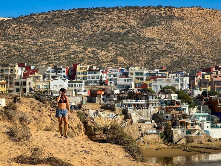 הבתים הצבעוניים של כפר הגלישה אימסואן (צילום: Flystock / shutterstock) הבתים הצבעוניים של כפר הגלישה אימסואן