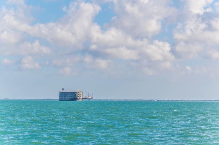 מבצר Fort Boyard, צרפת (צילום: Greens and Blues / shutterstock ) מבצר Fort Boyard פור בויאר צרפת