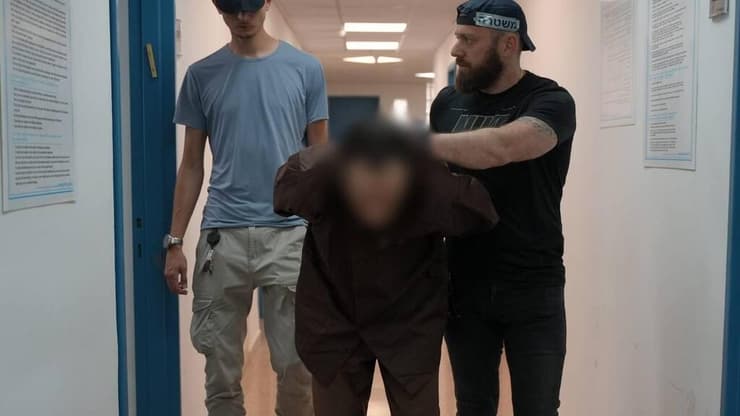 ראה בבן גביר כאחראי להתגברות הפשיעה ברחוב הערבי. עוואד לאחר מעצרו (צילום: דוברות המשטרה) שב"כ ומשטרת ישראל עצרו חשוד תושב נצרת בניסיון להתגייס לחמאס ולפגוע בשר מכהן בממשלה