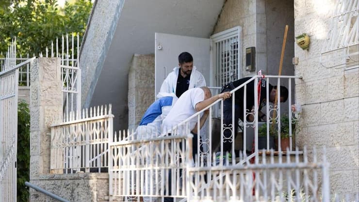 צילום: אלכס קולומיסקי זירת החשד לרצח בירושלים