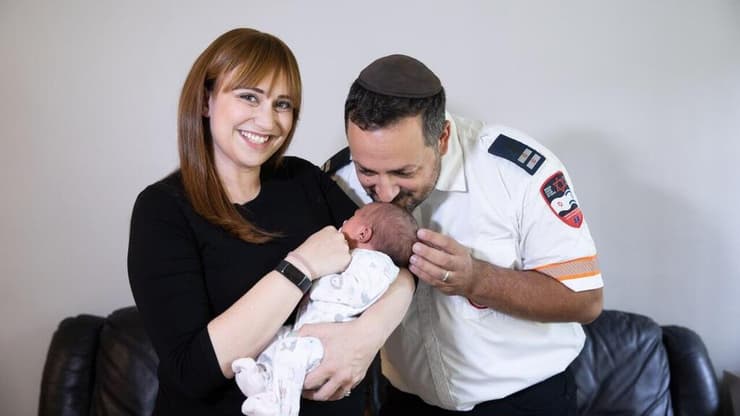 יצחק (איזי) בנדהן, אשתו יעל והבת התינוקת ליאורה