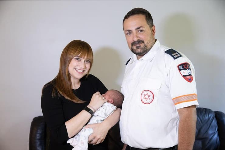 יצחק (איזי) בנדהן, אשתו יעל והבת התינוקת ליאורה
