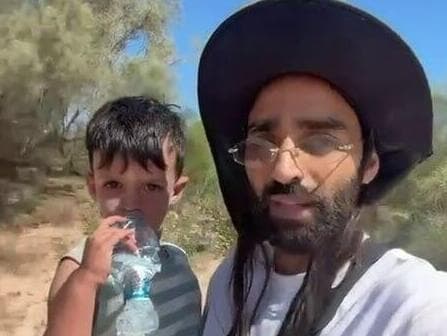 שמחי ויובל רגעים אחרי שאותר יובל קוגן בן ה-4 לאחר שאותר בחוף ניצנים, אשקלון
