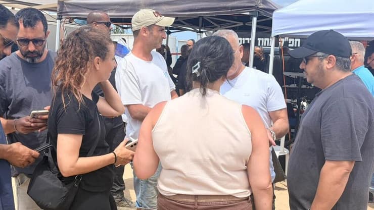 "האזור נחרש מבחינת מתנדבים ורחפנים". מוקד החיפושים (צילום: בראל אפריים) חיפושים אחר יובל קוגן בן ה-4 באשקלון
