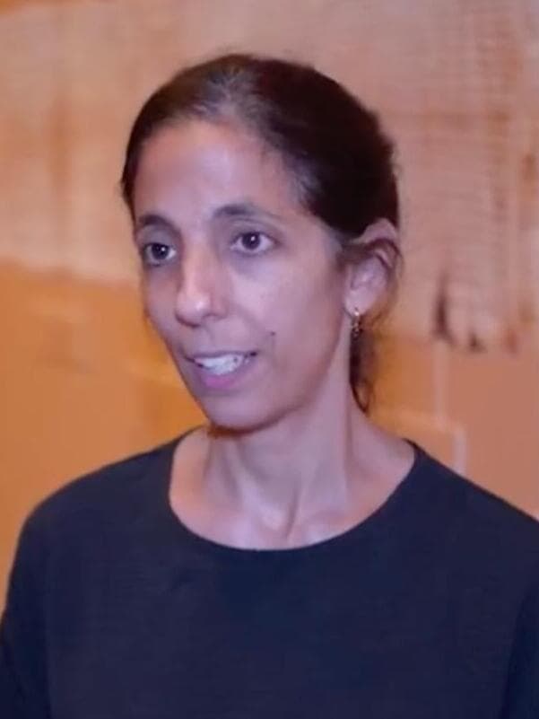 אביה ברגיל, אוצרת המגילות בהיכל הספר