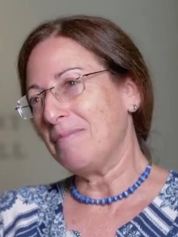 חגית מעוז, אוצרת המגילות הגנוזות ומנהלת היכל הספר במוזיאון ארץ ישראל 