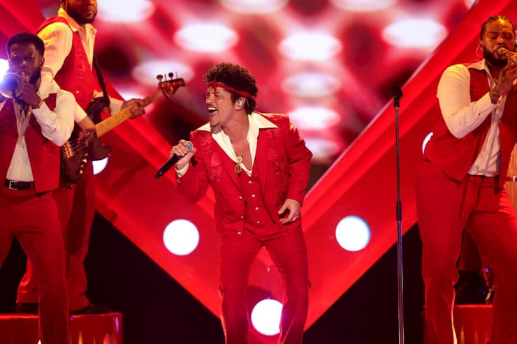 גם זמר בן ז*** בלייב. ברונו מארס (צילום: Kevin Winter/Getty Images for The Recording Academy) ברונו מארס