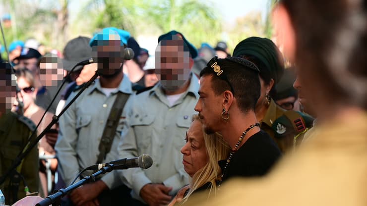 הלווייתו של רס"ן יובל עזרא ז"ל (צילום: יובל חן) הלווייתו של רס"ן יובל עזרא ז"ל