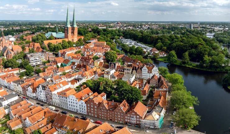 העיירה Lübeck, גרמניה (צילום: Snapshot freddy / shutterstock) העיירה Lübeck, גרמניה