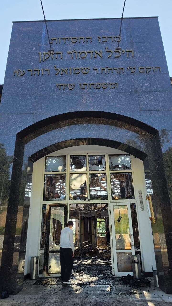הכניסה למתחם בית הכנסת הכניסה למתחם בית הכנסת