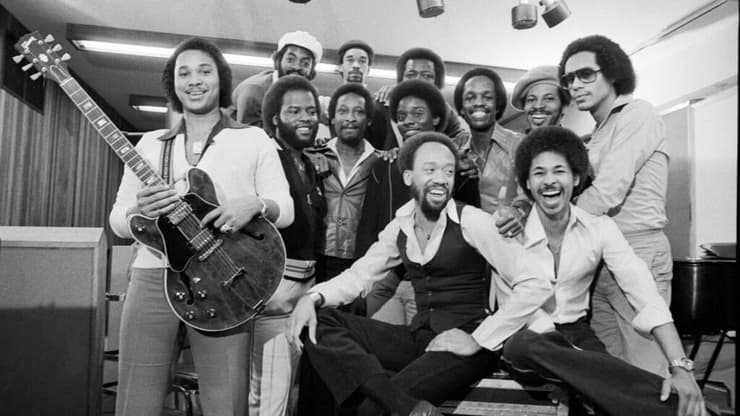 מתוך Earth, Wind & Fire: בין שמיים לאדמה
