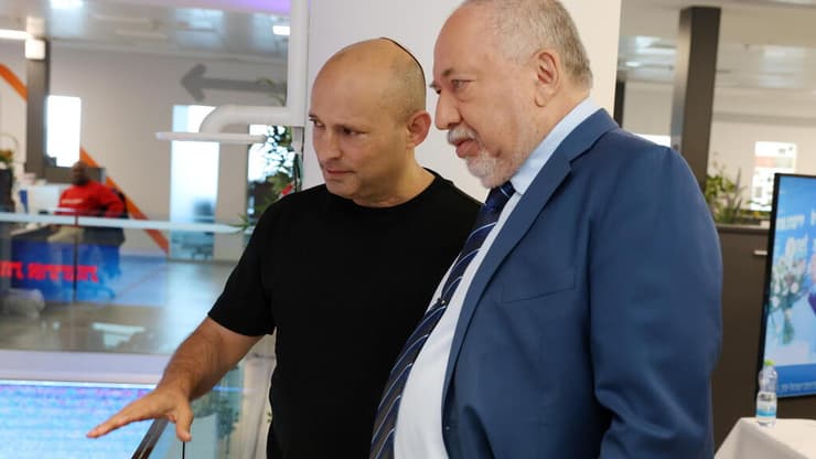 מחדדים מסרים ופונים לקהל אחר. ליברמן ובנט (צילום: שאול גולן) ועידת הביטחון הלאומי של קבוצת "ידיעות אחרונות" בשיתוף המכון למחקרי ביטחון לאומי INSS