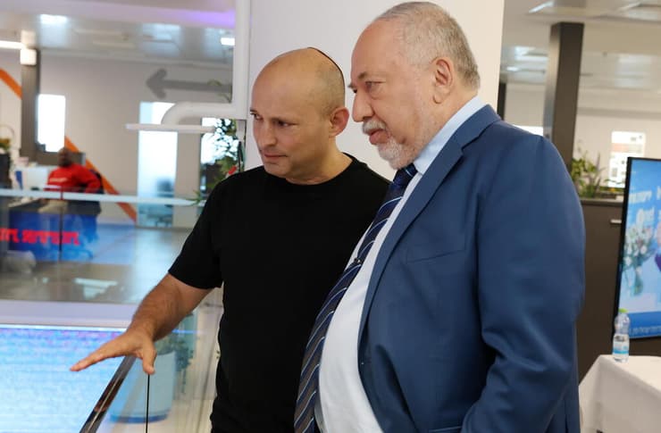 מהצד השני: בנט וליברמן חוששים (צילום: שאול גולן) ועידת הביטחון הלאומי של קבוצת "ידיעות אחרונות" בשיתוף המכון למחקרי ביטחון לאומי INSS