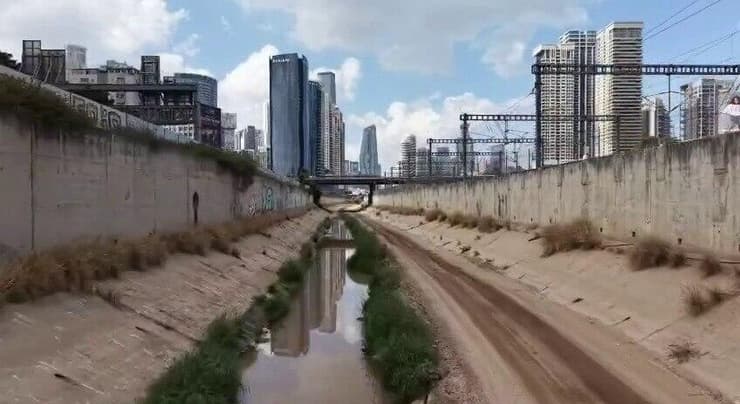 העבודות להקמת המסילה הרביעית (צילום: טל הפקות וידאו) העבודות להקמת המסילה הרביעית