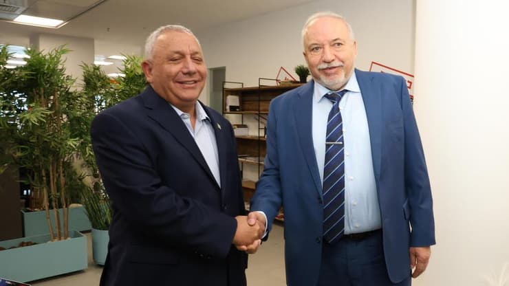 "נעביר חוק גיוס אמיתי בממשלה שנקים". ליברמן ואיזנקוט (צילום: שאול גולן) ועידת הביטחון הלאומי של קבוצת "ידיעות אחרונות" בשיתוף המכון למחקרי ביטחון לאומי INSS