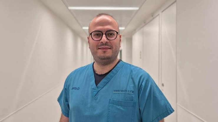"מדובר במקרה נדיר של עקיצה ממוקדת במרכז הענבל". ד"ר מוחמד סמארה (צילום: דוברות בית החולים מאיר) ד"ר מוחמד סמארה