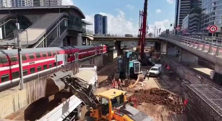 העבודות להקמת המסילה הרביעית (צילום: טל הפקות וידאו) העבודות להקמת המסילה הרביעית