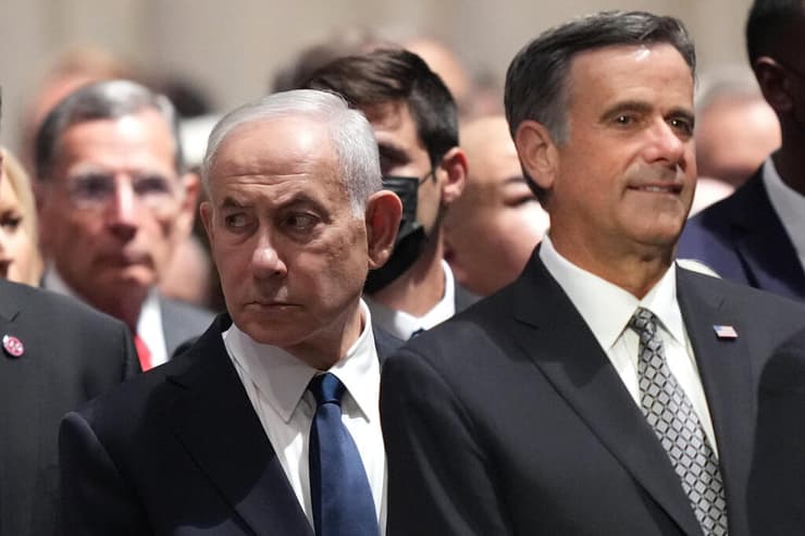 ג'ון רטקליף נתניהו טקס אשכבה ל לינדזי גרהאם ב קתדרלה הלאומית של וושינגטון ארה"ב