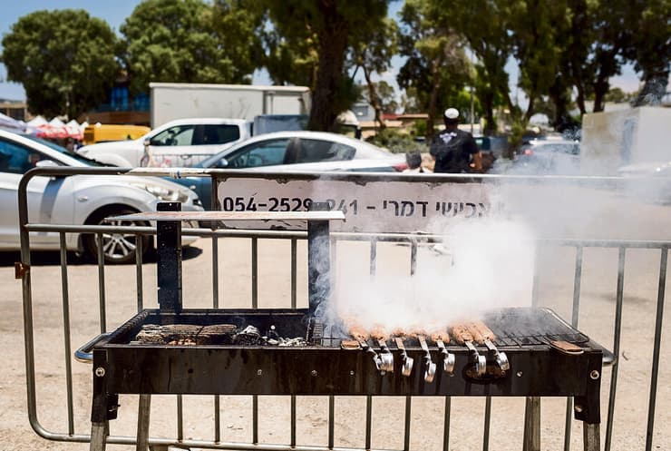 שיפודים וקבב בוכרי אצל סיגלית זבולנוב (צילום: אסי חיים) שיפודים וקבב בוכרי אצל סיגלית זבולנוב
