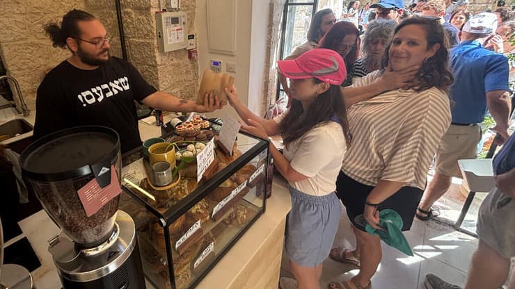 קפה "הסמטה" (צילום: גיל יוחנן) קפה "הסמטה"