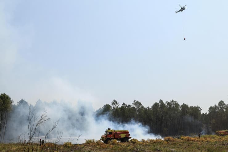 צילום: REUTERS/Yves Herman שריפה מחוז ז'ירונד צרפת
