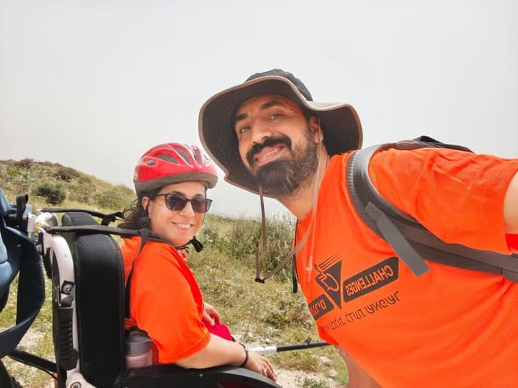 "כל אחד מצא את המקום שלו". לירון ויעל בטיול שטח של עמותת "אתגרים" (צילום: אוסף פרטי) לירון ויעל יעקב בפעילות בעמותת "אתגרים"
