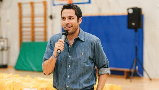 איתי מתיתיהו בטקס סיום קורס מד”א (צילום: עידן פוריאן) איתי מתיתיהו בטקס סיום קורס מד”א