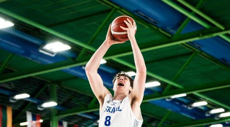 דייוויד מוסיס מטביע (FIBA) דייוויד מוסיס מטביע