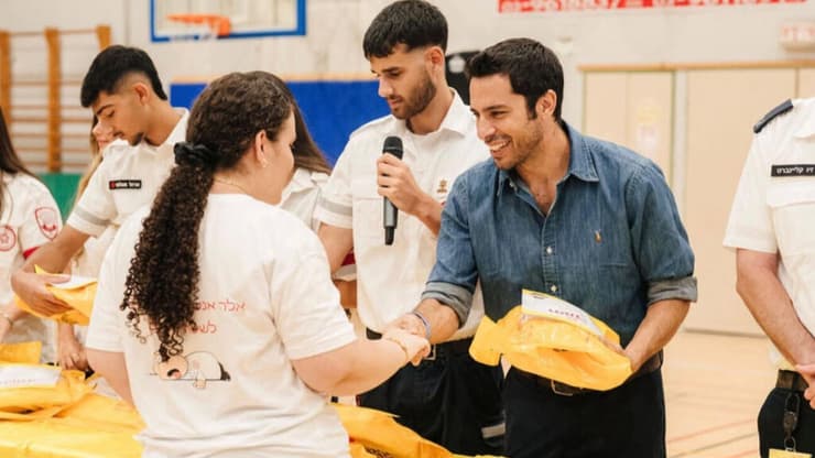 איתי מתיתיהו בטקס סיום קורס מד”א (צילום: עידן פוריאן) איתי מתיתיהו בטקס סיום קורס מד”א