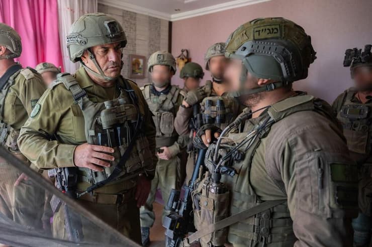 הרמטכ״ל זמיר בדרום לבנון (צילום: דובר צה"ל) הרמטכ״ל בדרום לבנון
