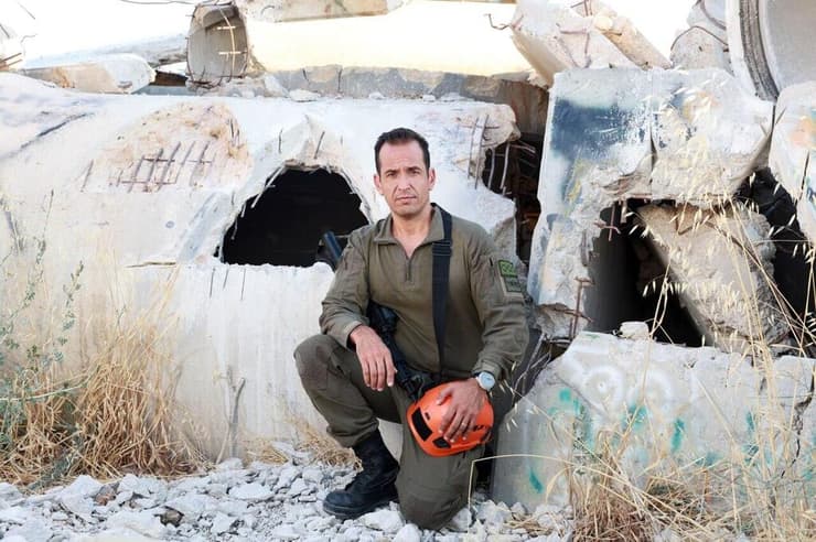 אל"מ בן-יאיר. "אני רואה את הלוחמים והלוחמות שלנו, בתוך שטח אויב, וגאה בהם בטירוף" (צילום: דנה קופל ) מפקד חטיבת החילוץ בפיקוד העורף, אל"מ שלומי בן יאיר