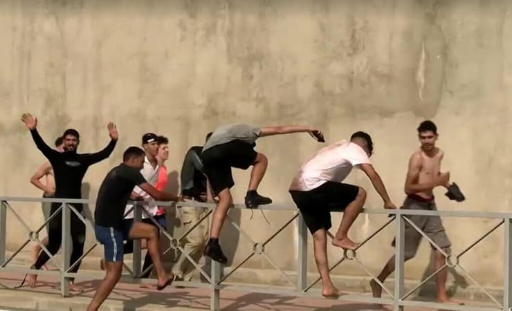 צילום: רויטרס מרוקו ספרד פריצה המונית של מהגרים ל סאוטה דרך הים