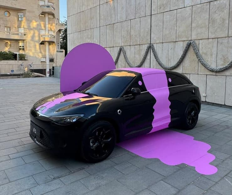 אחד המוצגים בתערוכה, רכב סמארט של מרצדס אחד המוצגים בתערוכה, רכב סמארט של מרצדס