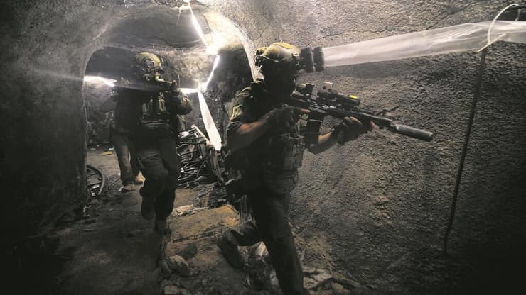 לוחמי יחידת יהל"ם בהכנות להשמדת המנהרות בבופור (זיו קורן) לוחמי יחידת יהל"ם בהכנות להשמדת מוצבי הטרור התת-קרקעיים במרחב הבופור