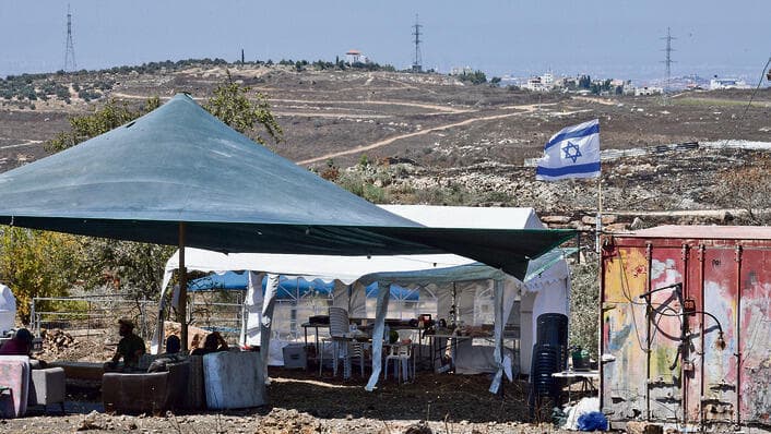 המאחז החדש "בונה כפרור" (רפי קוץ) המאחז החדש "בונה כפרור"