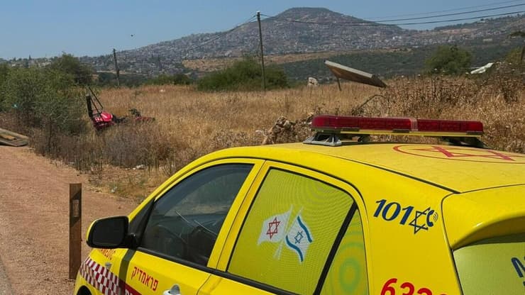 רוכב טרקטורון במצב אנוש מרכיבה בכביש 807 סמול לכלנית