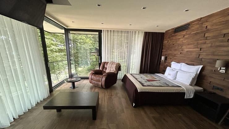 בקתות הנופש (צילום: גאיה זהר) Bioli Wellness Resort