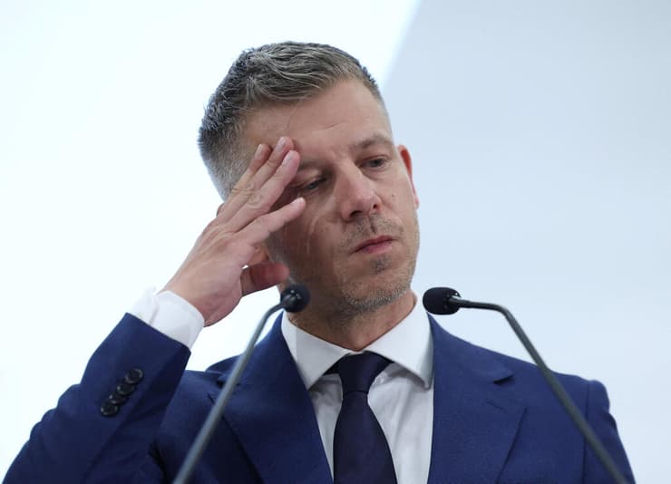 ראש ממשלת הונגריה במסיבת העיתונאים (צילום: REUTERS/Bernadett Szabo) ראש ממשלת הונגריה במסיבת העיתונאים