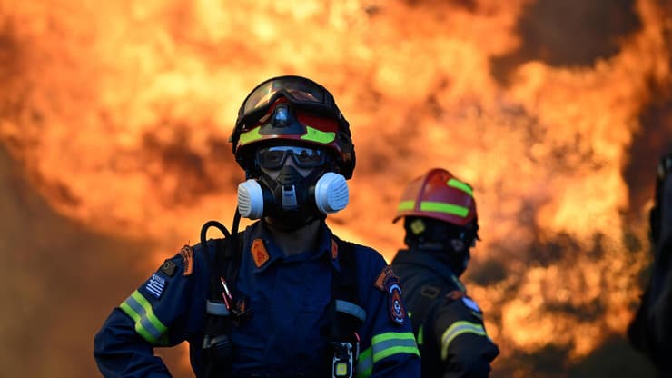 צילום: AP Photo/Michael Varaklas שריפות באזור אתונה, יוון