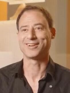 קובי לוי, יוצר ומעצב נעליים